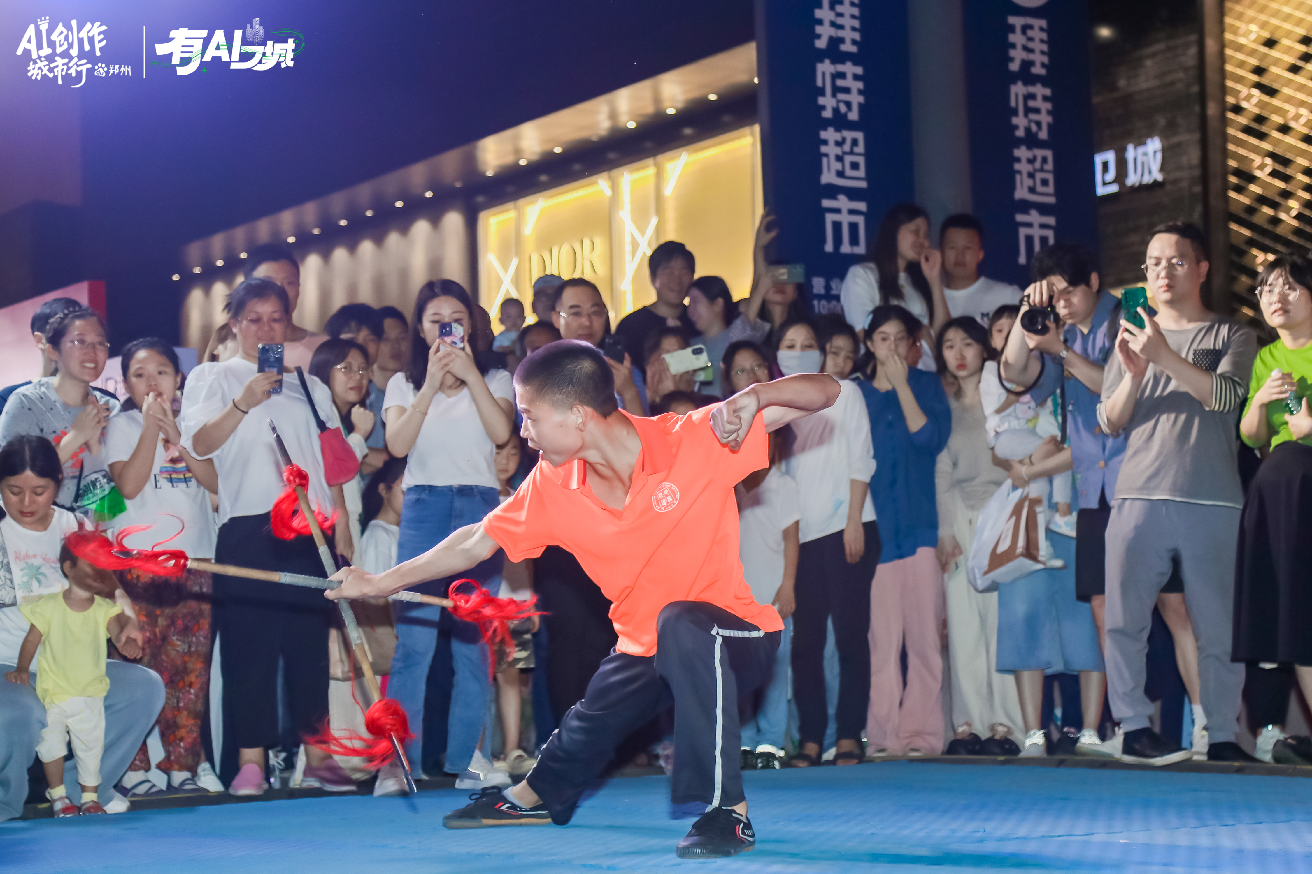 开云体育注册登录关于费德勒迎来二十赛季出色发挥，巴塞罗那观众热烈欢呼！全场沸腾不已的信息